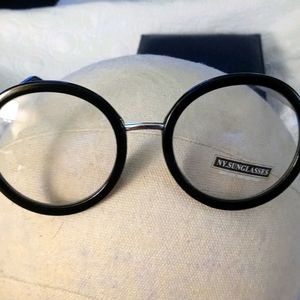 Black fashion glasses